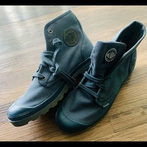Palladium boots 9.5 midnight Blue navy combat